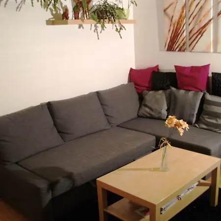 Aisha Apartment *